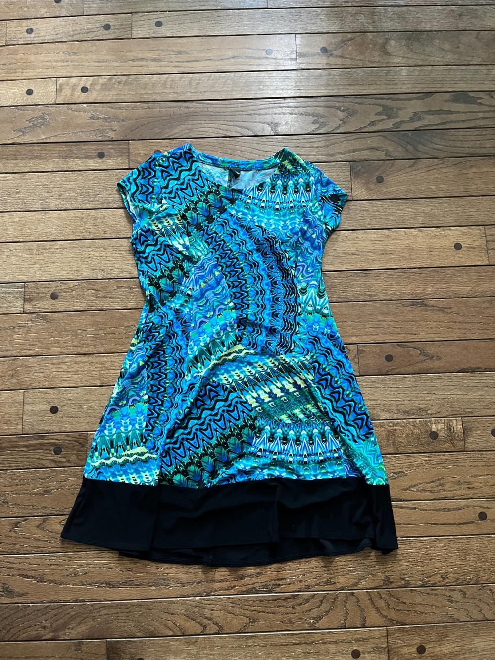 Stella & Max Blue Green Wave-Print Midi Dress with Black Hem